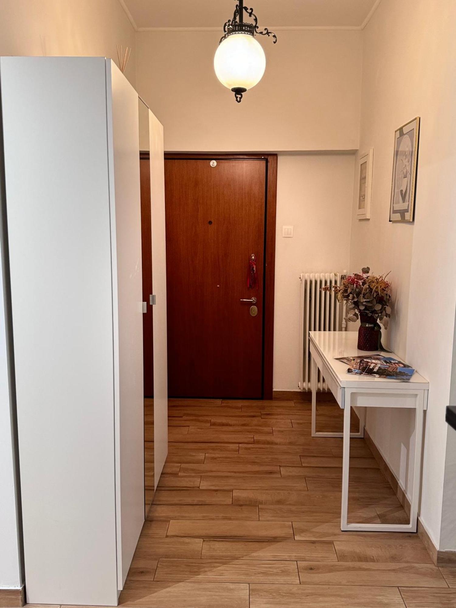 Modern Apartment In Афіни Екстер'єр фото