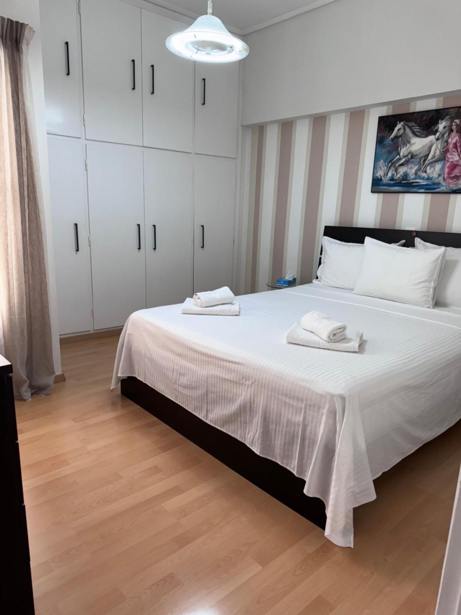 Modern Apartment In Афіни Екстер'єр фото