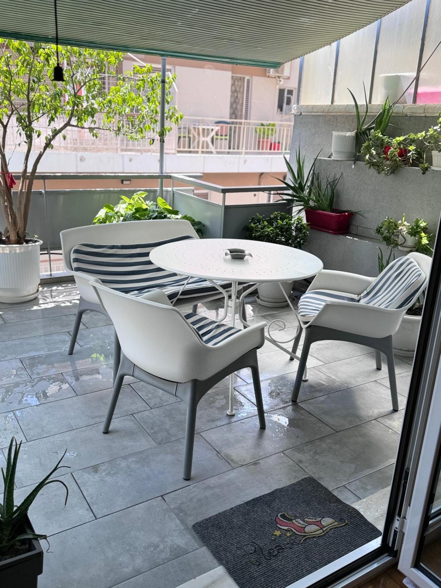 Modern Apartment In Афіни Екстер'єр фото